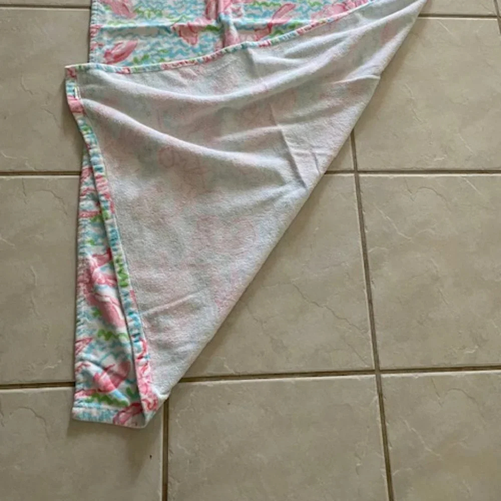 3 pieces of Lilly Pulitzer Lobstah Roll beach Towels - Picture 5 of 6